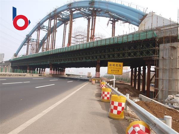 江苏南京市禄口机场高速延长段现浇梁支撑